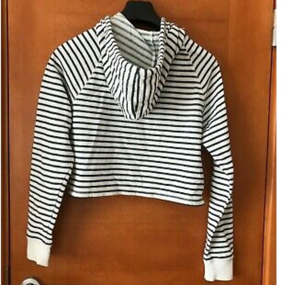 H&M Black & White Striped Cropped Hoodie - Picture 2 of 7